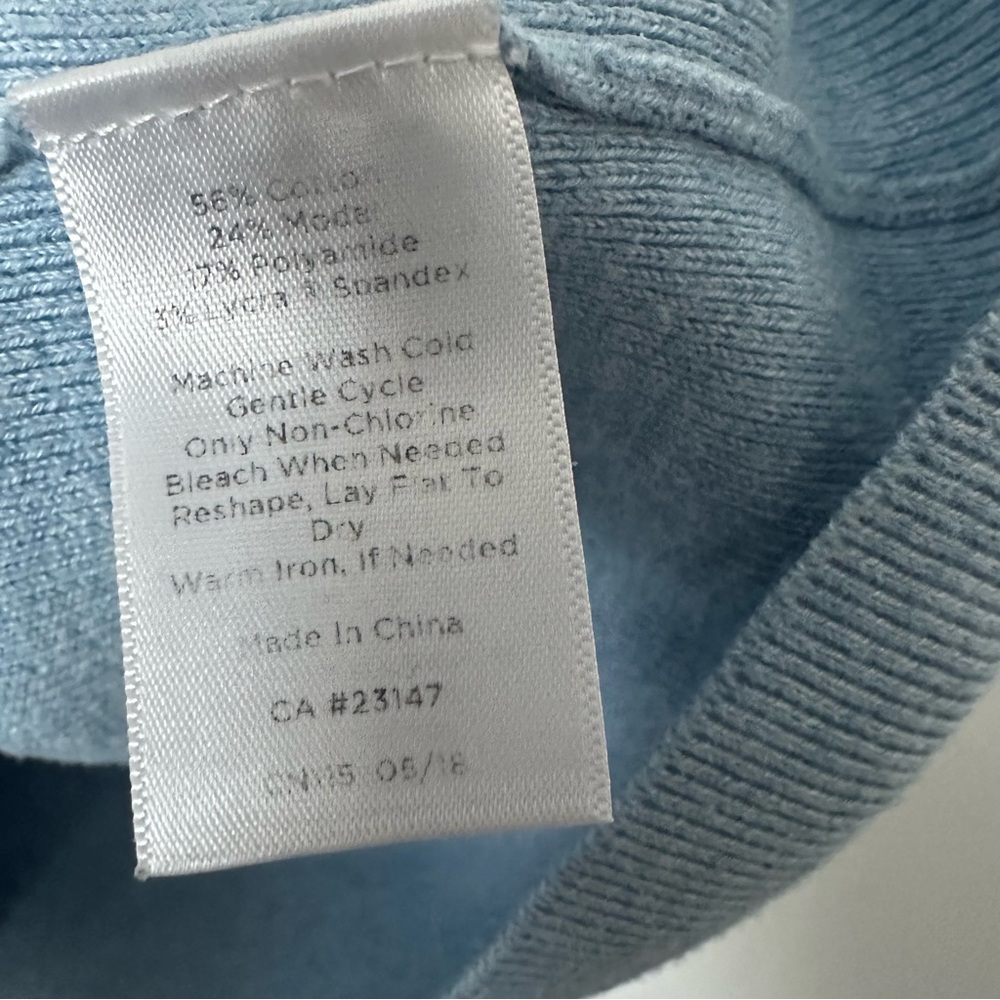 Talbots Sleeveless Blue Turtleneck Top Petite Size Medium - Picture 3 of 6